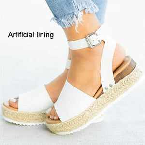 Adjustable platform sandals with buckle